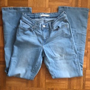 Levi’s 529 Sz 28 Curvy Bootcut (28Wx32L) EUC